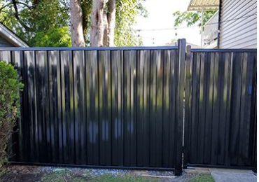 Looking for Black metal fencing at best price